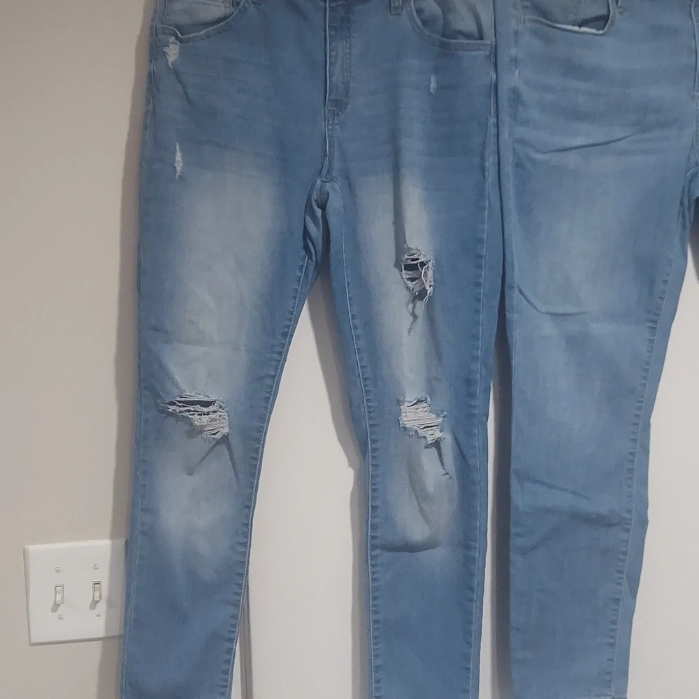 Universal Thread Jean Bundle - Picture 4 of 13